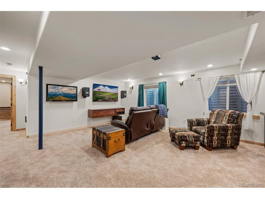 Photo of 6758 Sunburst Ave