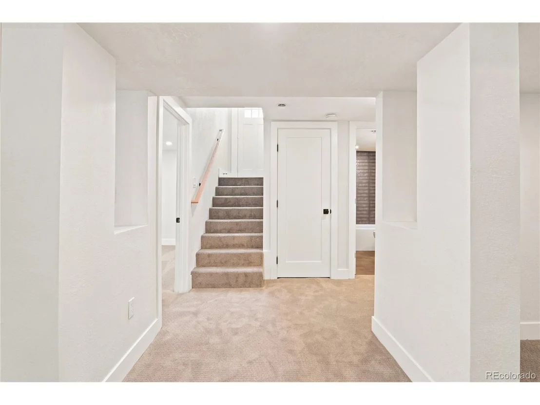 Photo of 625 Cook St