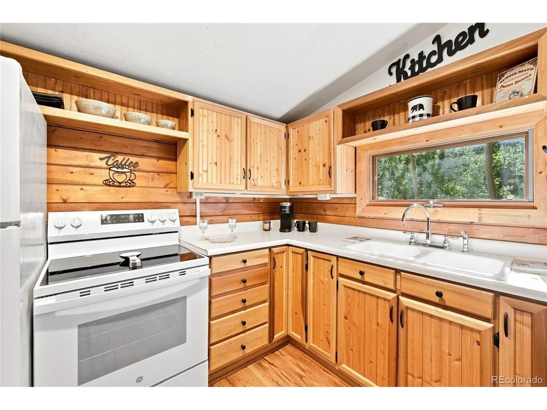Photo of 464 Long Trail Rd