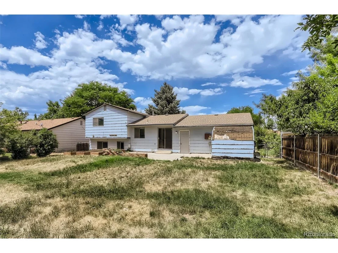 Photo of 216 Summit Cir