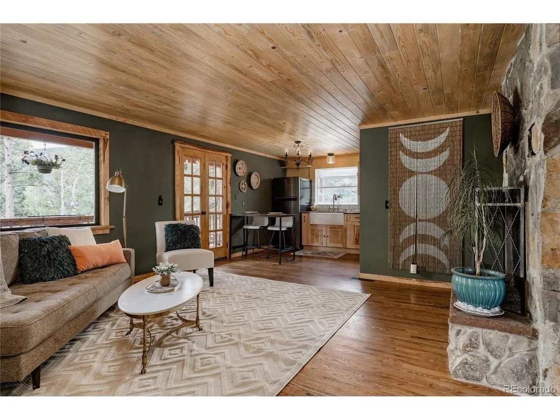Photo of 297 Circle Dr