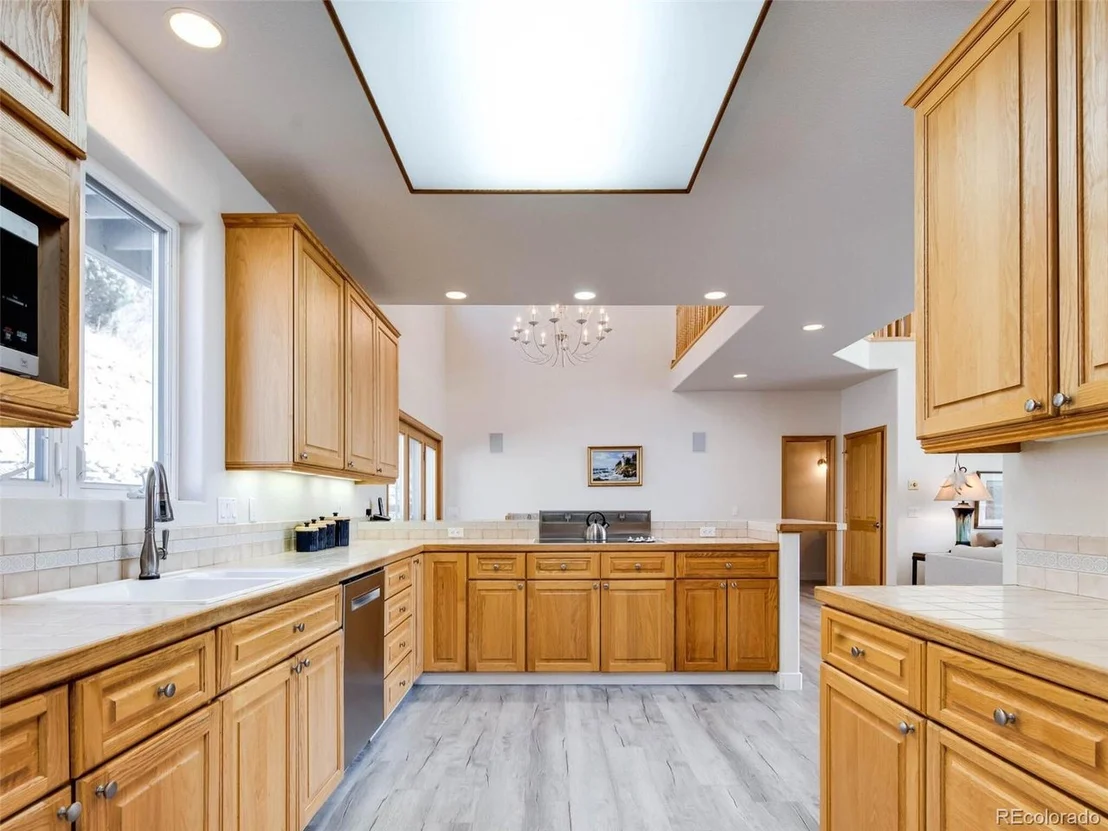 Photo of 180 Nuthatch Rd