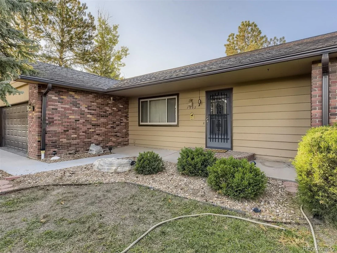 Photo of 7992 E Windcrest Row