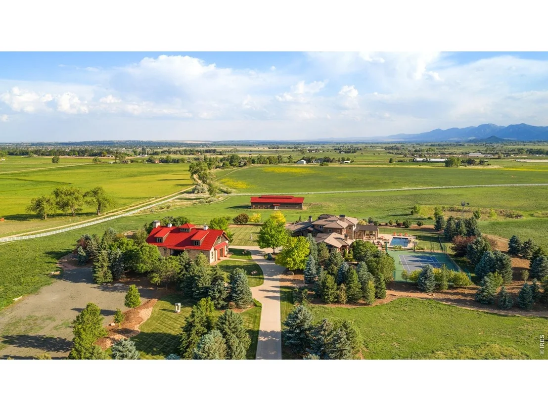 Photo of 6880 Saint Vrain Rd