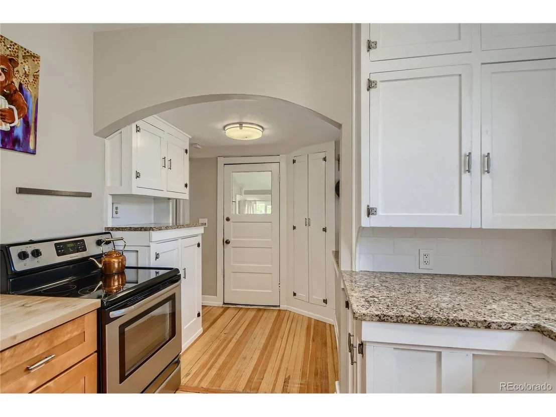Photo of 5326 Lowell Blvd