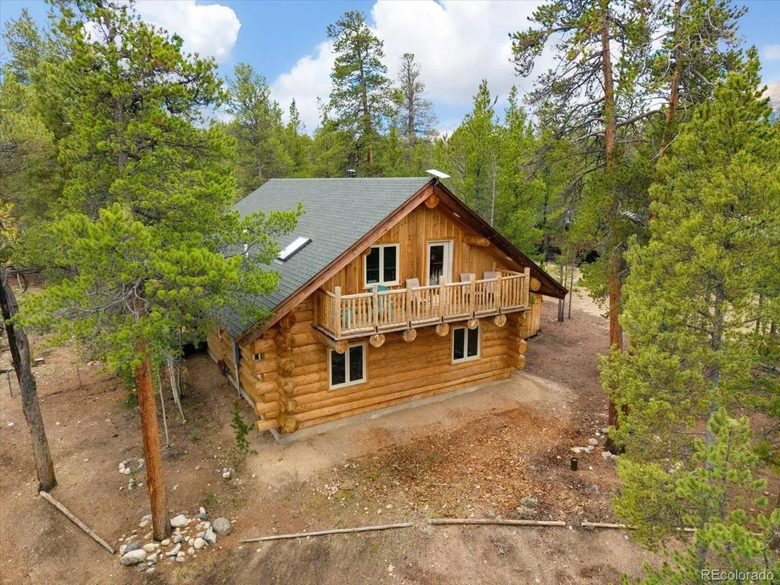 Photo of 682 Spruce Dr