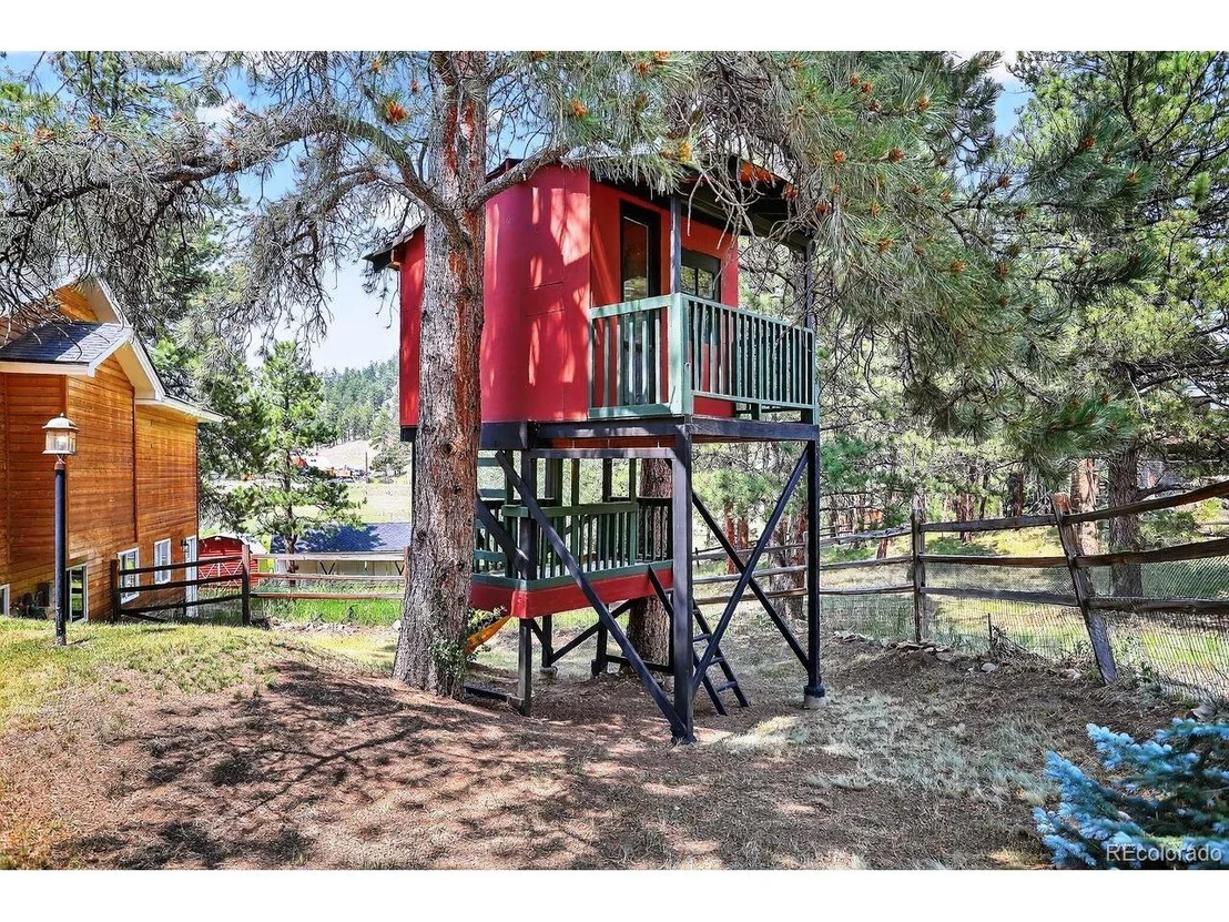 Photo of 1539 Bluebird Dr
