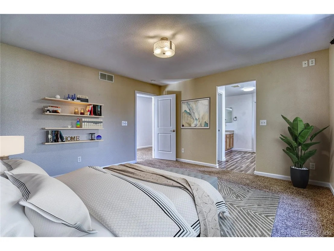 Photo of 1418 Red Mountain Dr