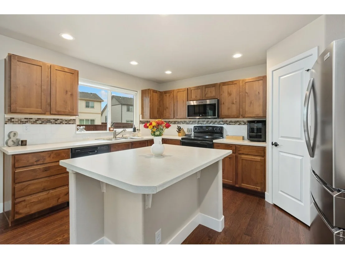 Photo of 2286 Golden Way