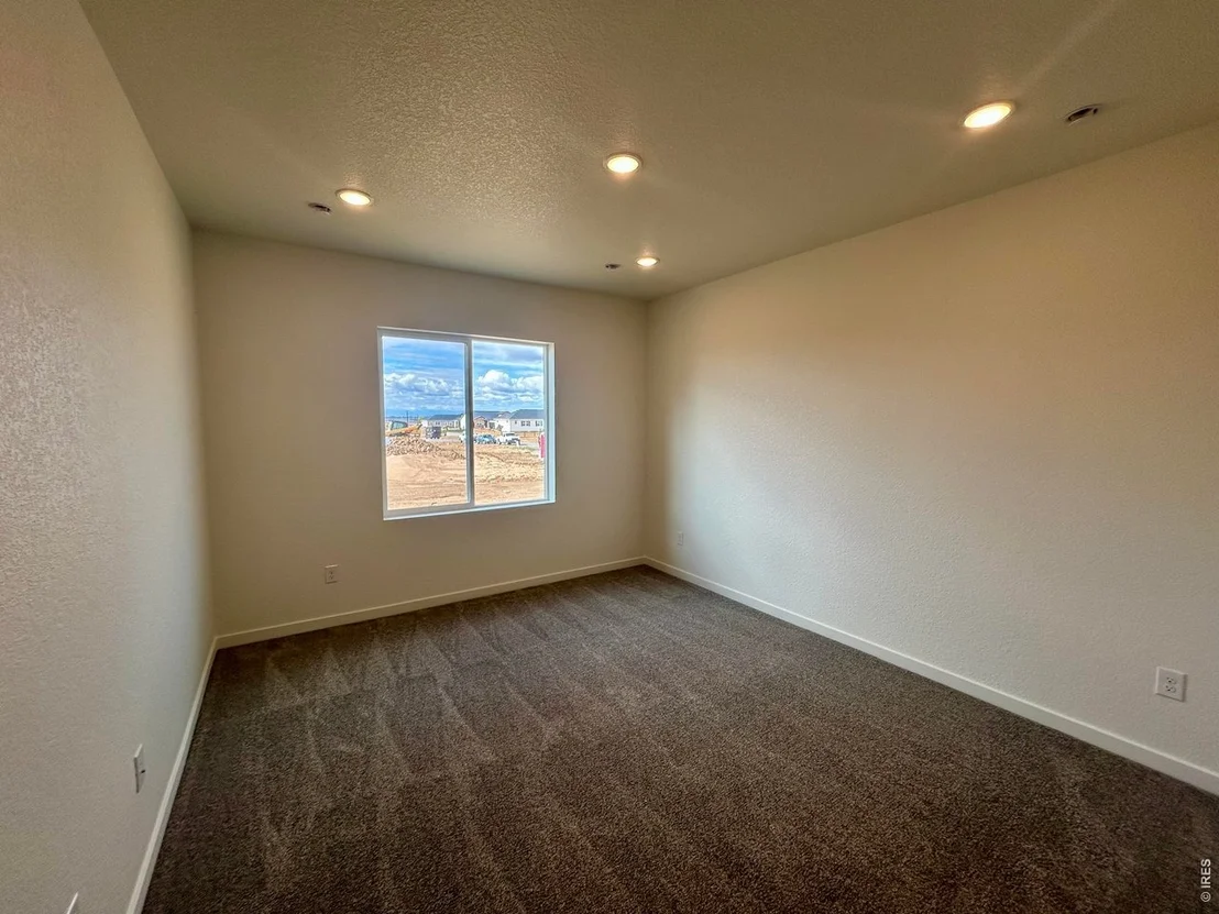 Photo of 305 Plains Pkwy