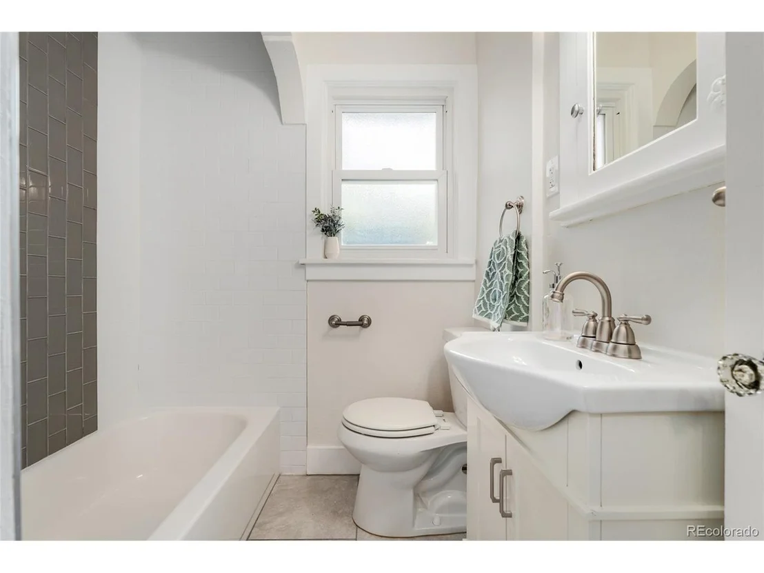 Photo of 1263 Elm St