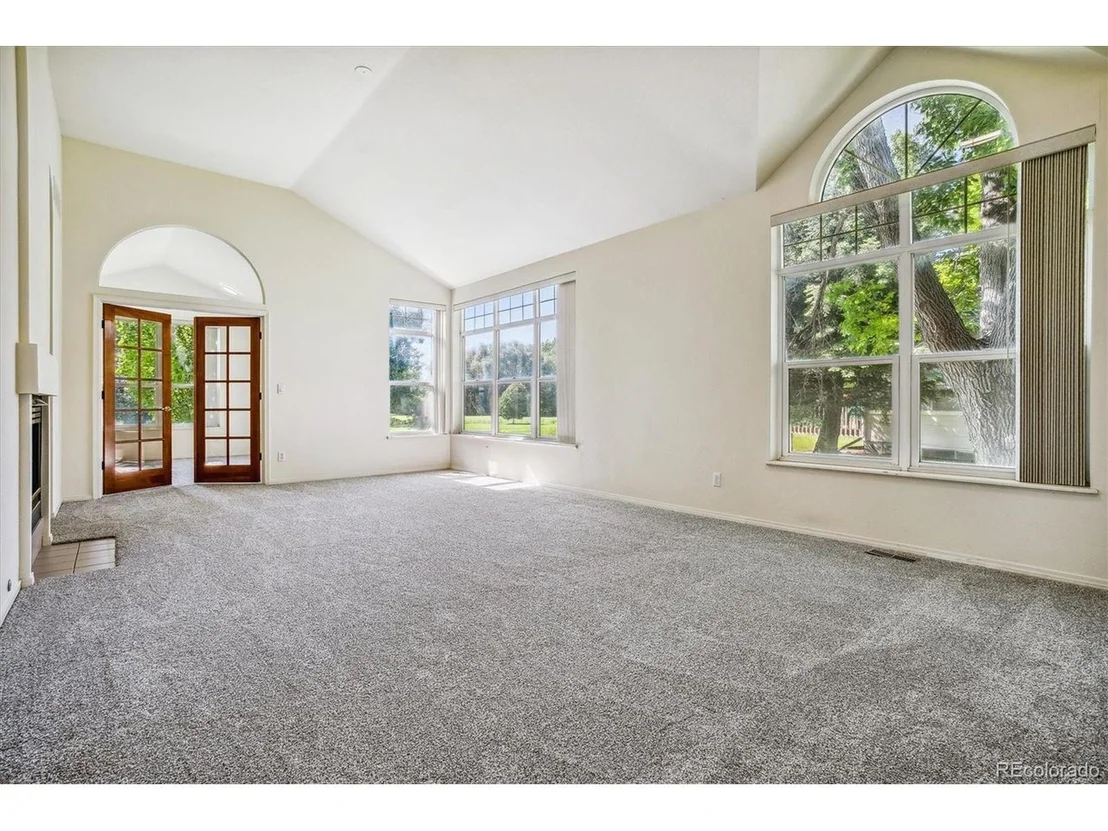 Photo of 308 Diamond Cir