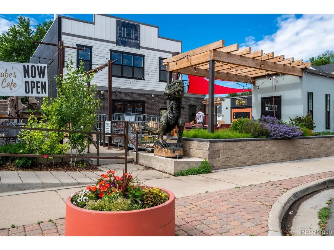 Photo of 300 Linden St