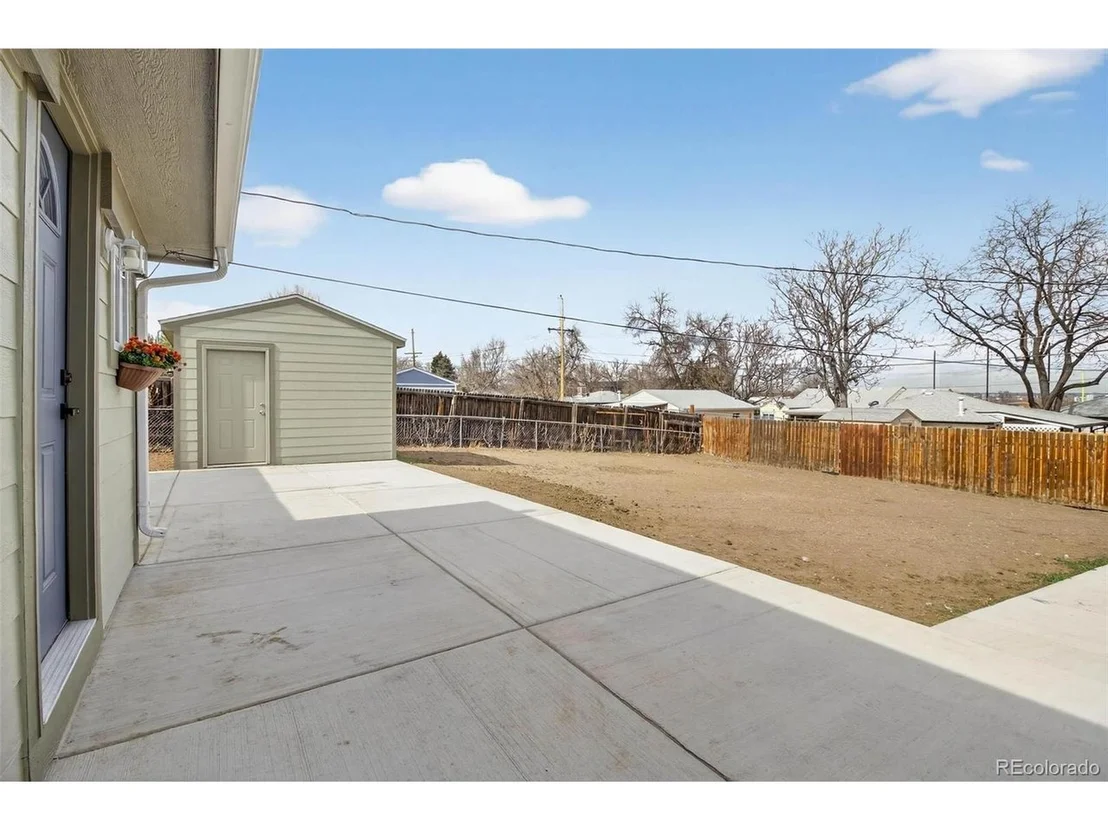 Photo of 2111 W Custer Pl