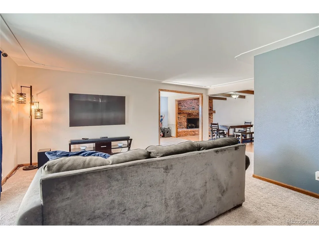Photo of 6988 Carr Ct