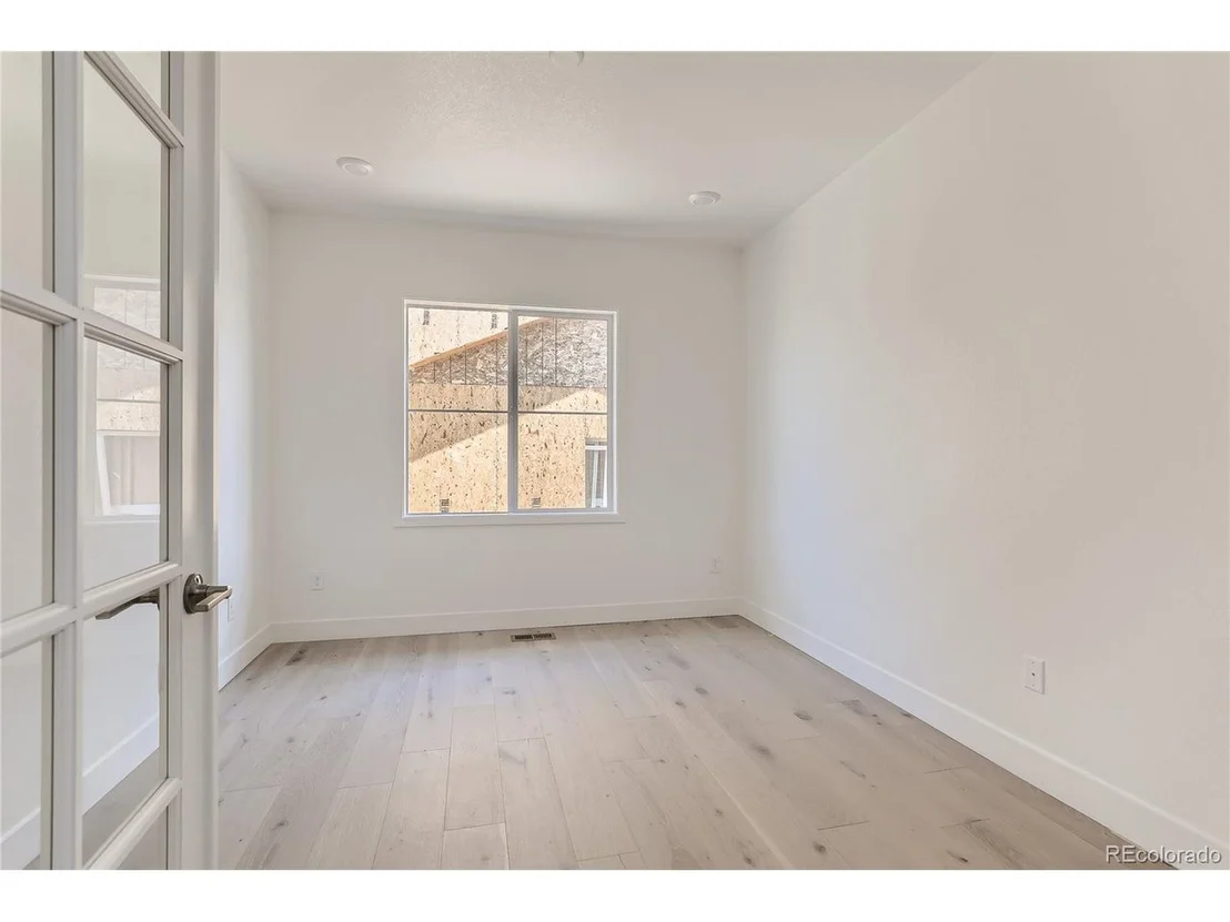 Photo of 2549 Wesley Ln