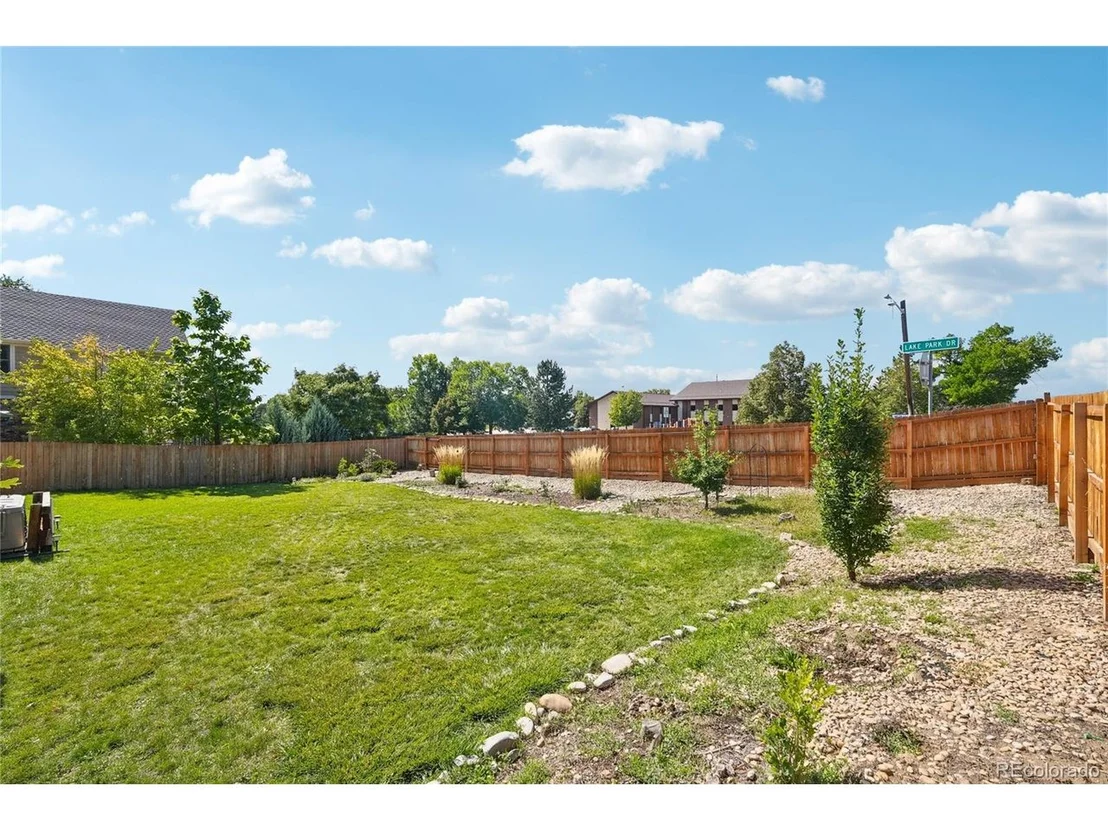 Photo of 2425 Willow Ln