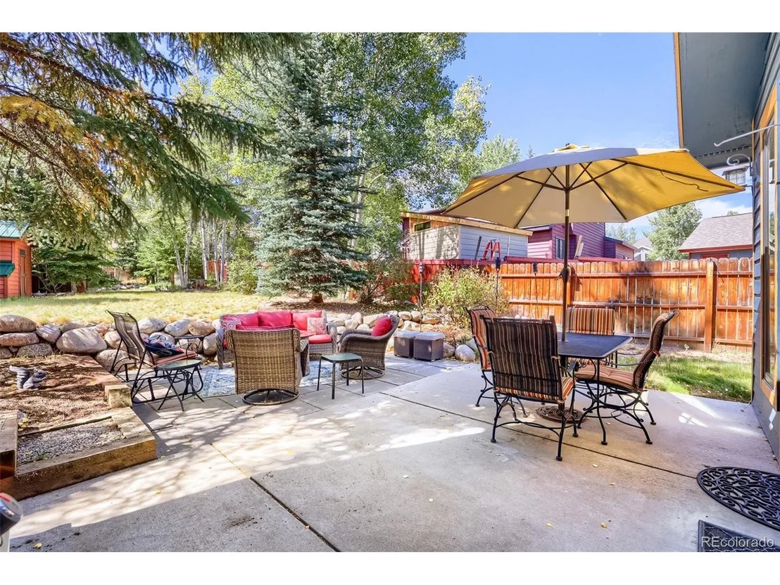 Photo of 460 W Coyote Dr