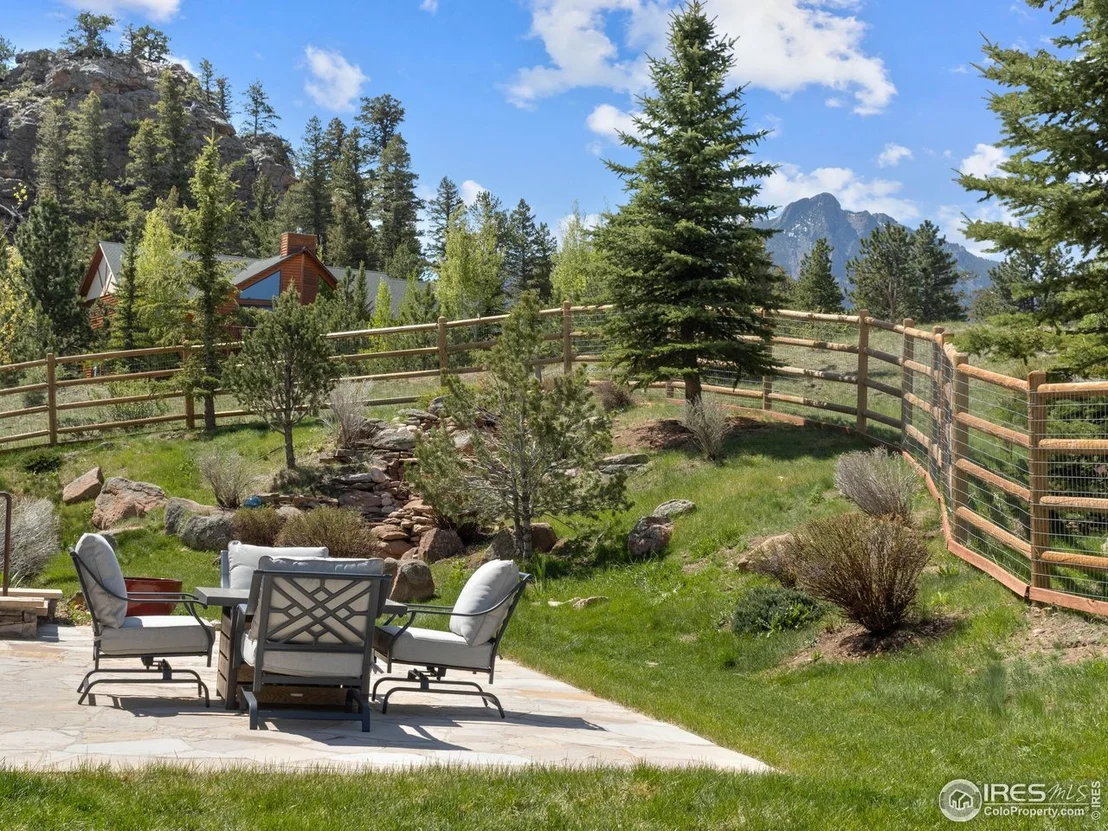 Photo of 2030 Cherokee Dr