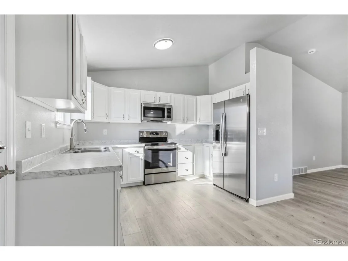 Photo of 110 Calabria Dr