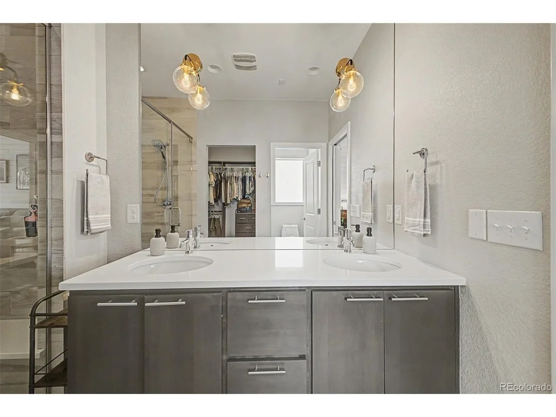 Photo of 2150 W 67th Dr