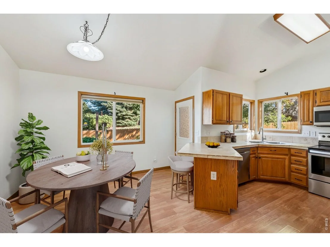 Photo of 430 Derry Dr