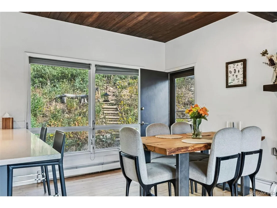 Photo of 218 Deer Path Rd