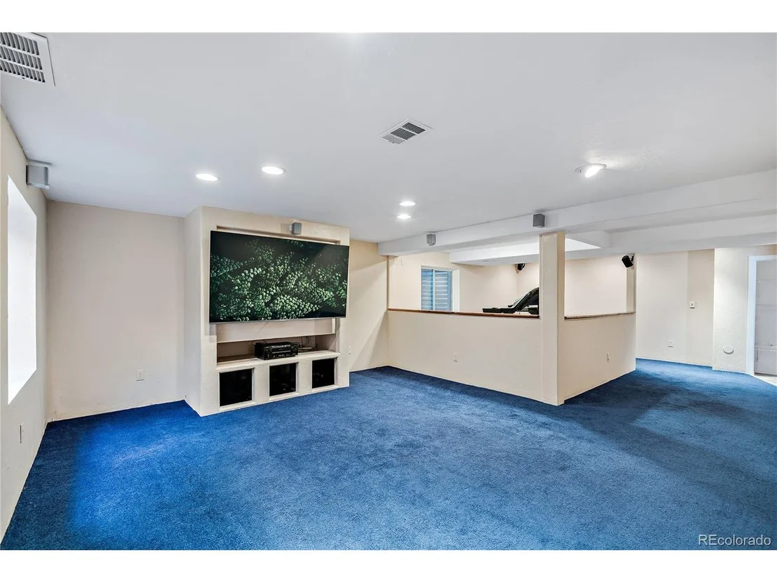 Photo of 21060 Saddleback Cir