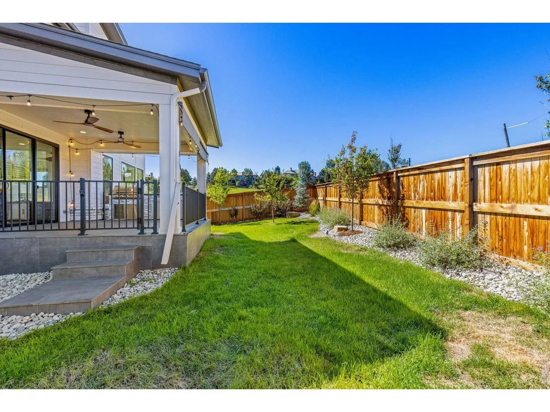 Photo of 592 Central Park Cir