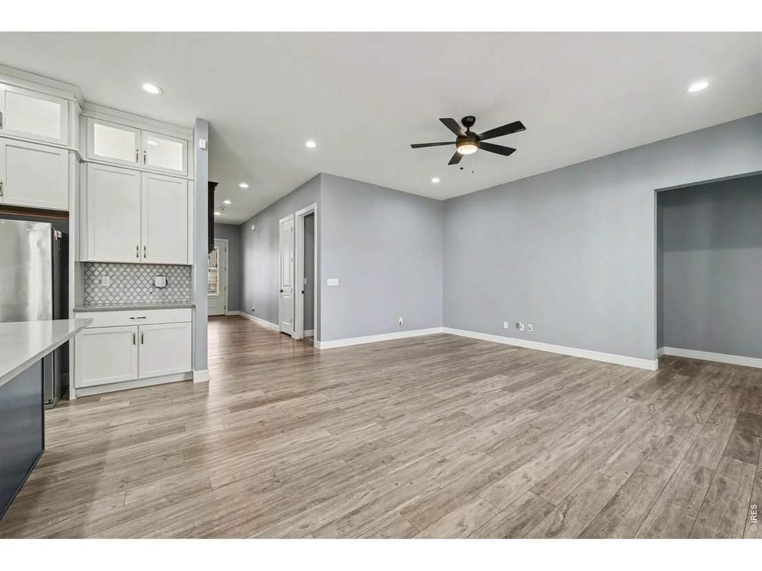 Photo of 250 Sutherland Dr