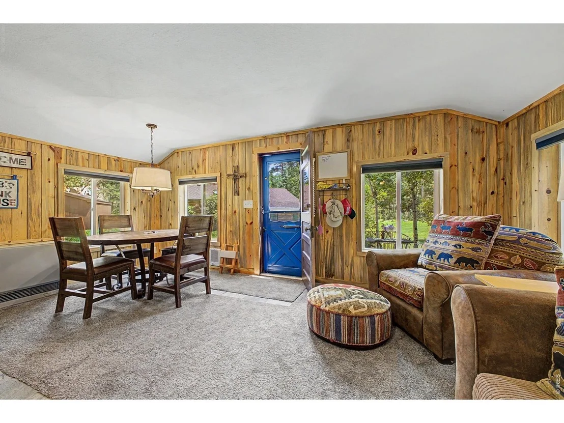 Photo of 259 Riverside Dr