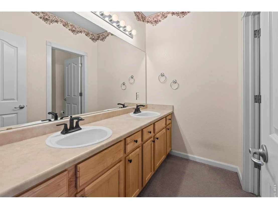 Photo of 512 Tumbleweed Dr