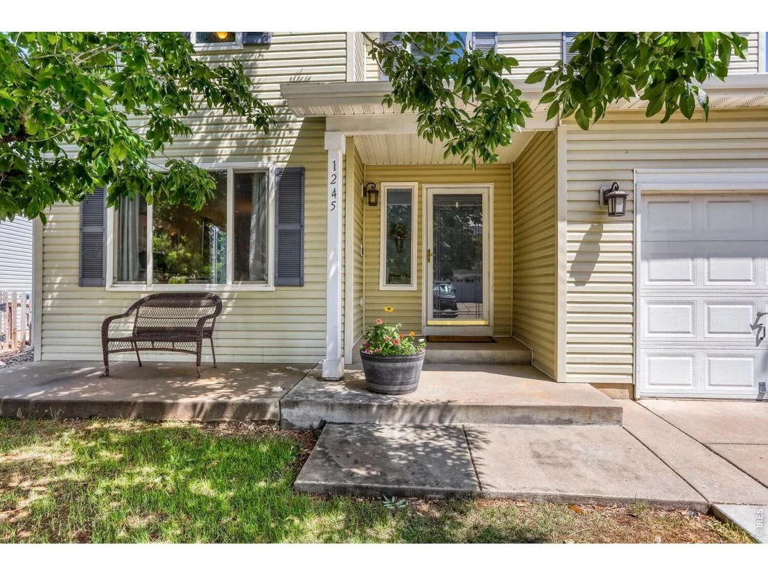 Photo of 1245 Fall River Cir