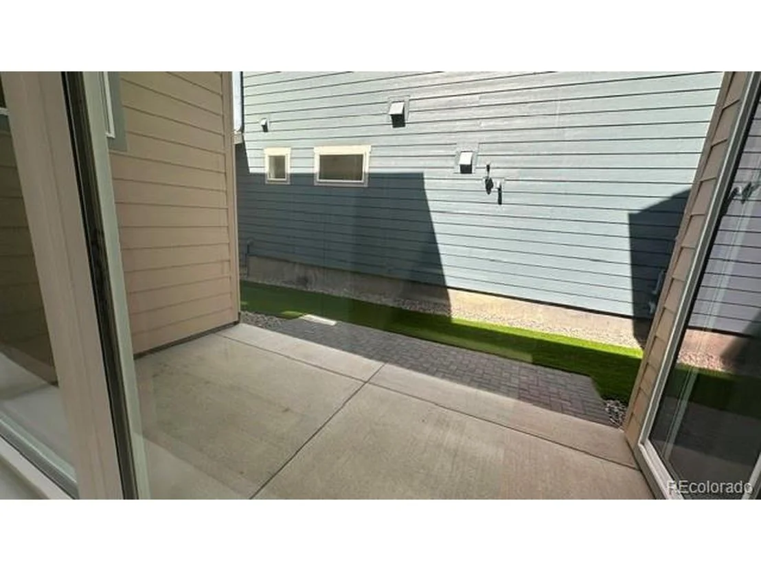 Photo of 968 Promenade Dr