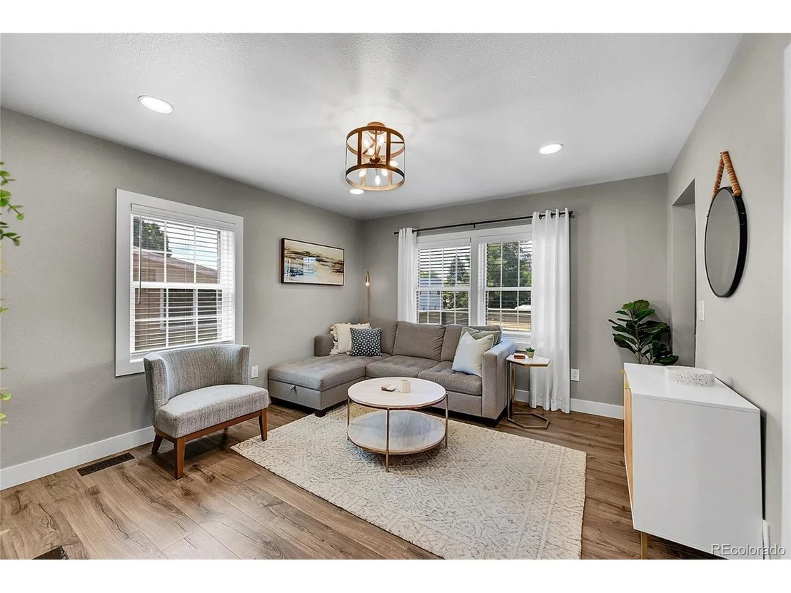 Photo of 2936 Sheridan Blvd