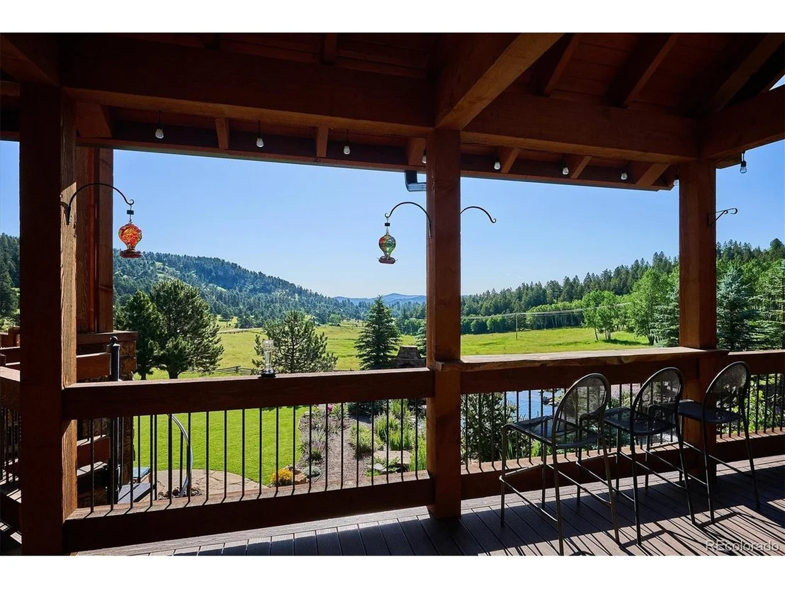 Photo of 477 W Meadow Rd