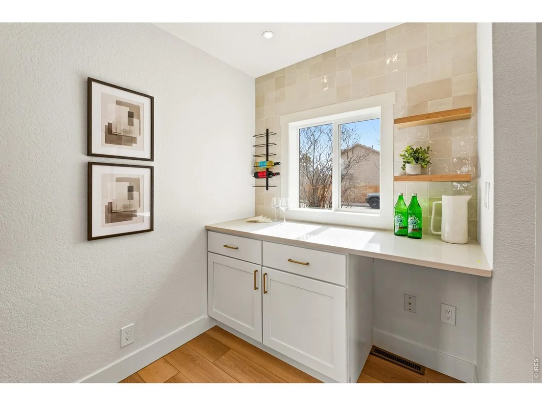 Photo of 104 Oak St