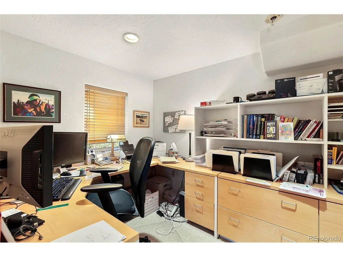 Photo of 212 Fairview Blvd