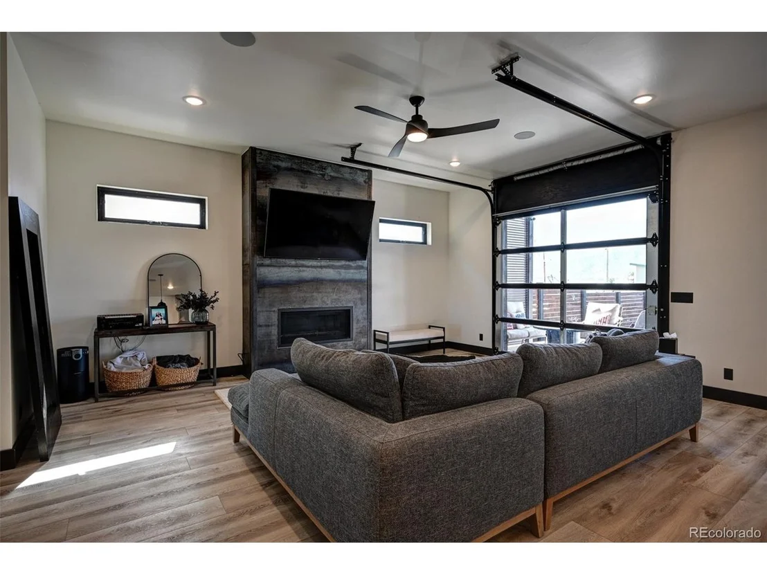 Photo of 10503 Willow Ave