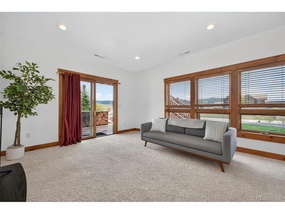 Photo of 724 Saddle Ridge Cir