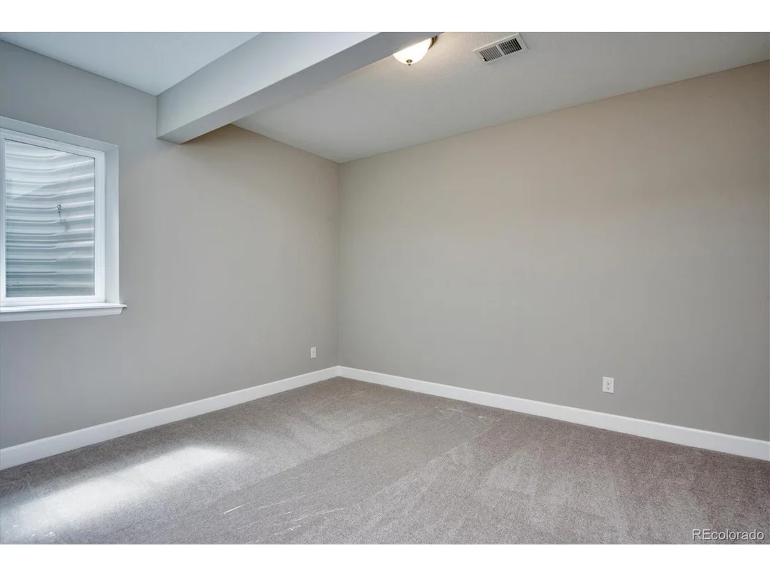 Photo of 5865 Clover Ridge Cir