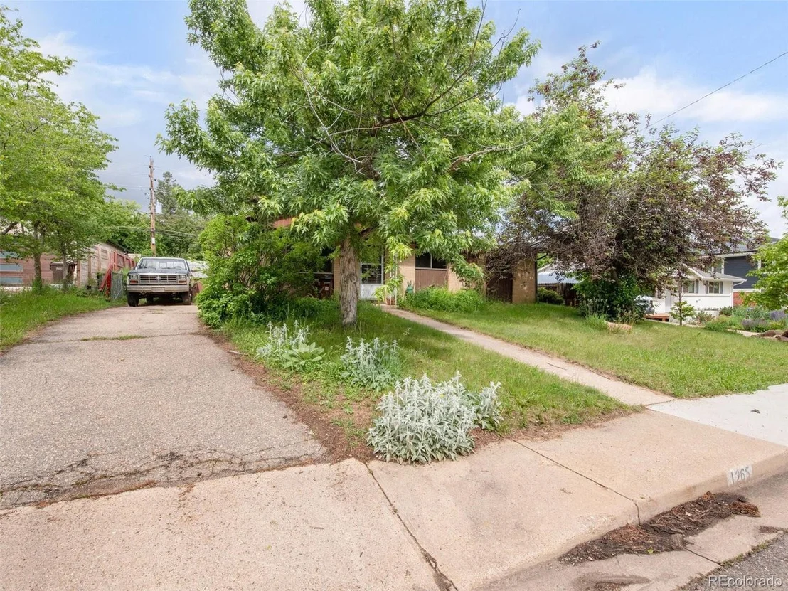 Photo of 1265 Hartford Dr