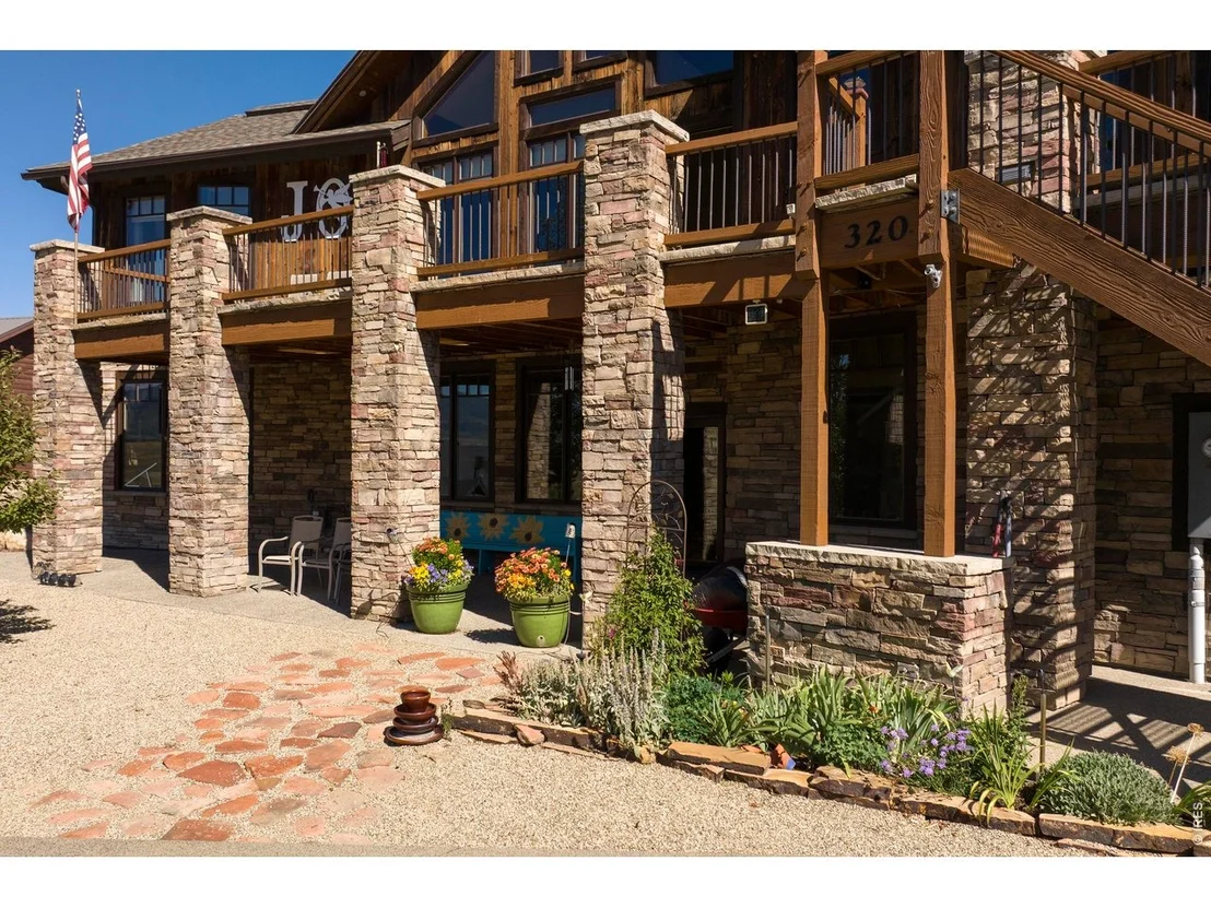 Photo of 320 County Road 8947