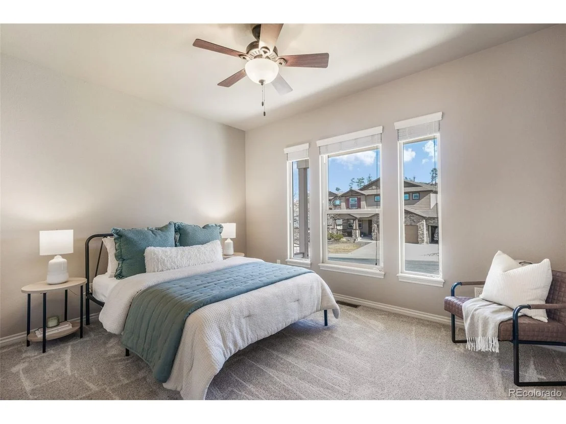 Photo of 215 Kettle Valley Way