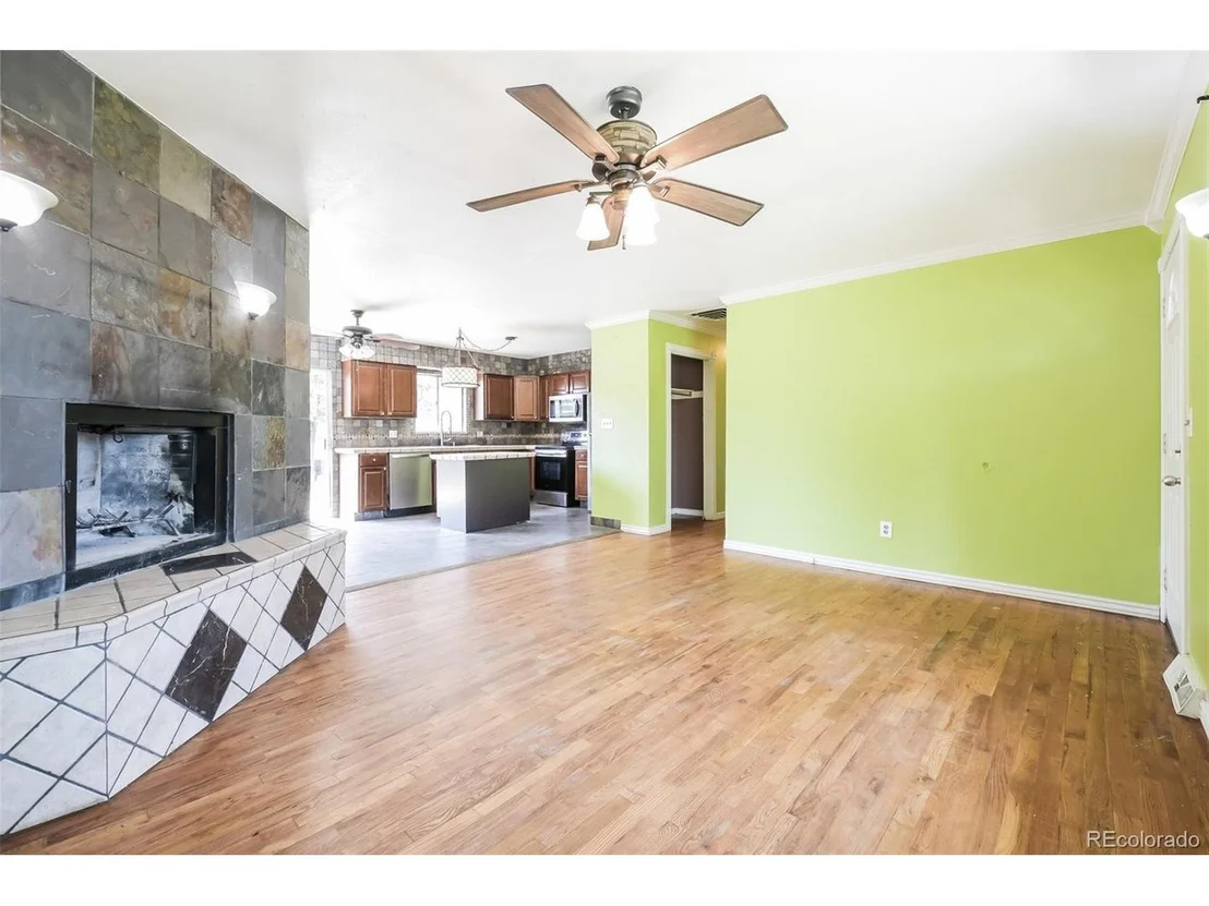 Photo of 3400 Mowry Pl
