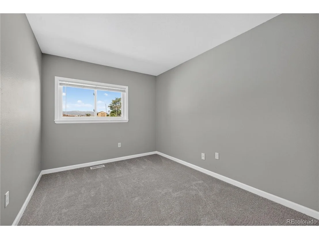 Photo of 960 Vetch Cir