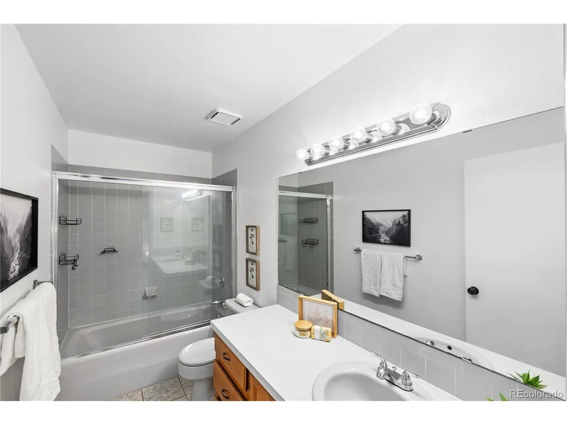 Photo of 453 N 9th Pl