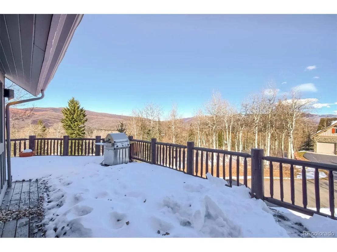Photo of 5 Fairway Ln