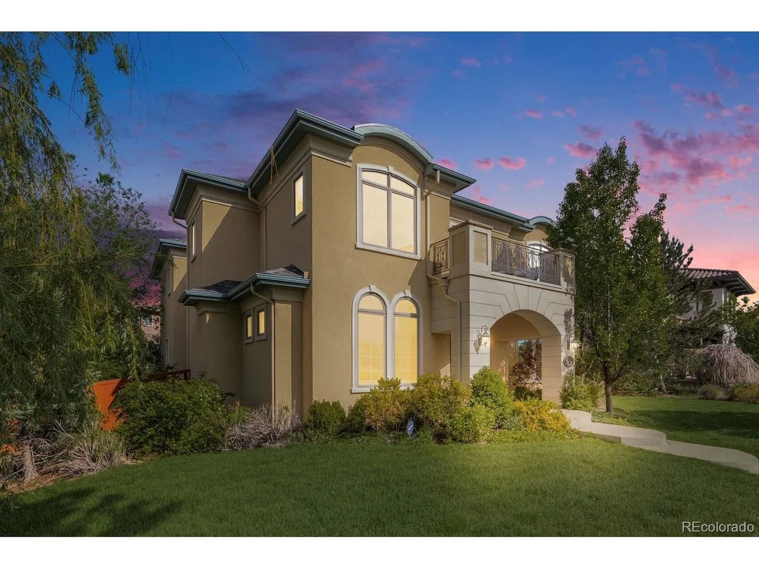 Photo of 2362 Spruce Way