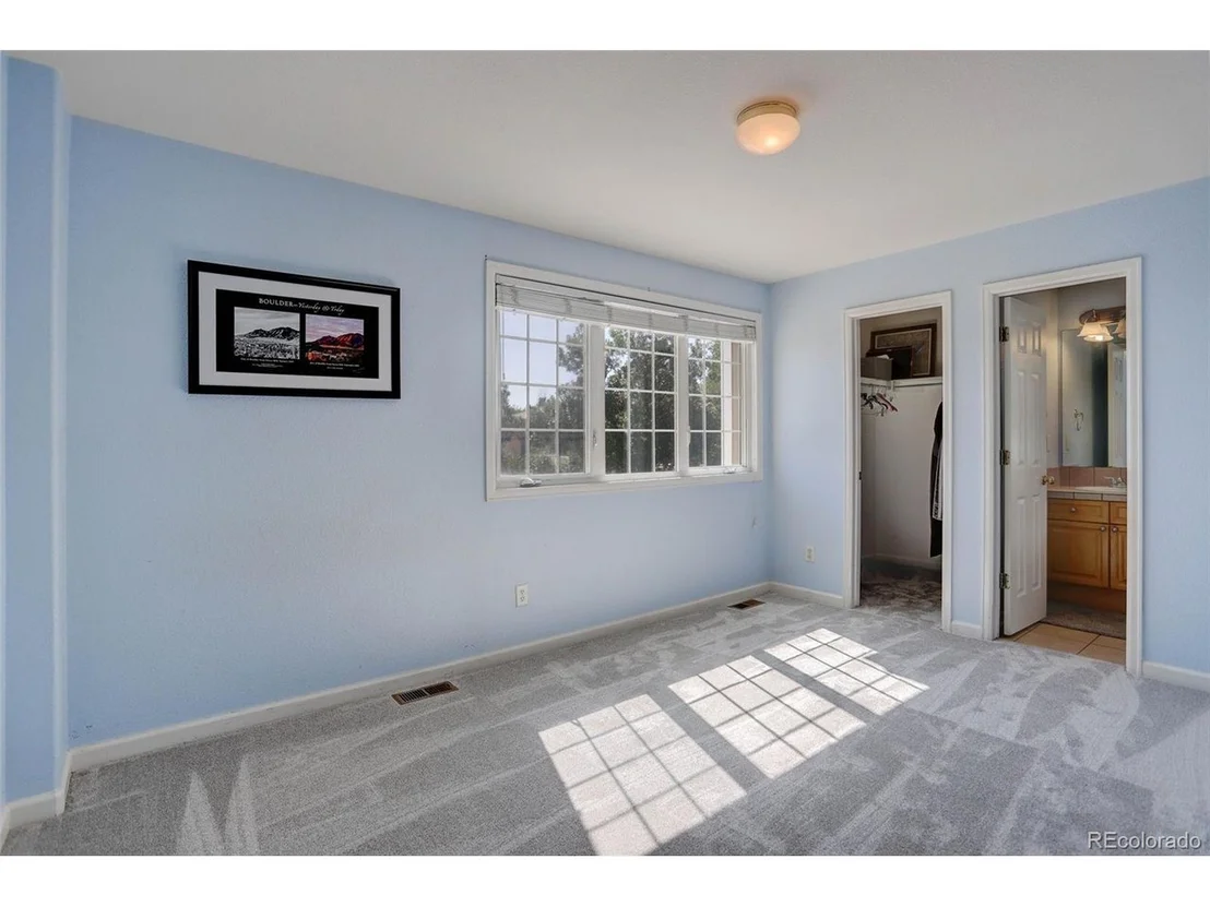 Photo of 345 Onyx Way